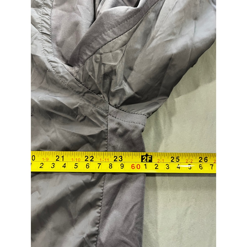 Nike Shield Mens XL Grey Full Zip Running Jacket Windbreaker Lightweight - Picture 8 of 9